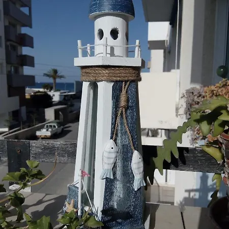 Lighthouse * לרנקה