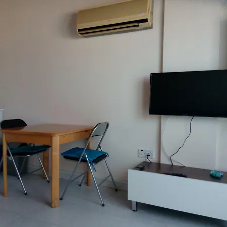 Lighthouse Apartman Lárnaka