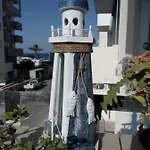 Lighthouse * לרנקה